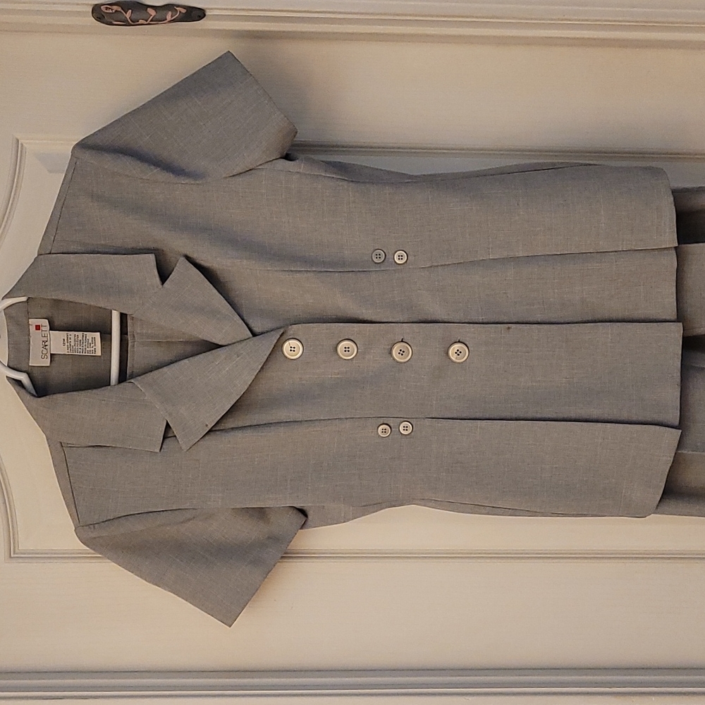 Vintage 1980s Scarlet Pleated Grey Pantsuit with Slit and Button Details - Picture 3 of 16